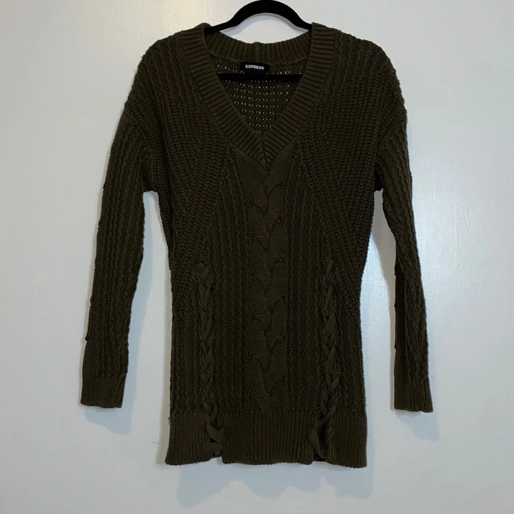 Express Cable Knit Sweater V-Cut Size XS Olive Green Color - Picture 1 of 3